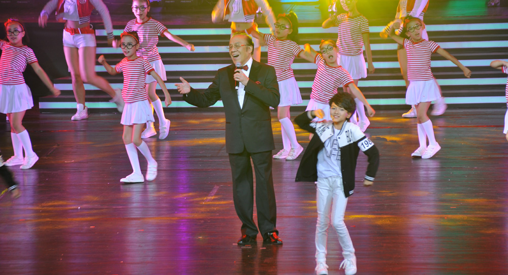 济南金昌公司全程助力山东电视台《生活帮》十周年公益演唱会(图1) 济南金昌公司全程助力山东电视台《生活帮》十周年公益演唱会(图1)